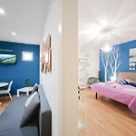 Bari Central Apartment Daire Bari